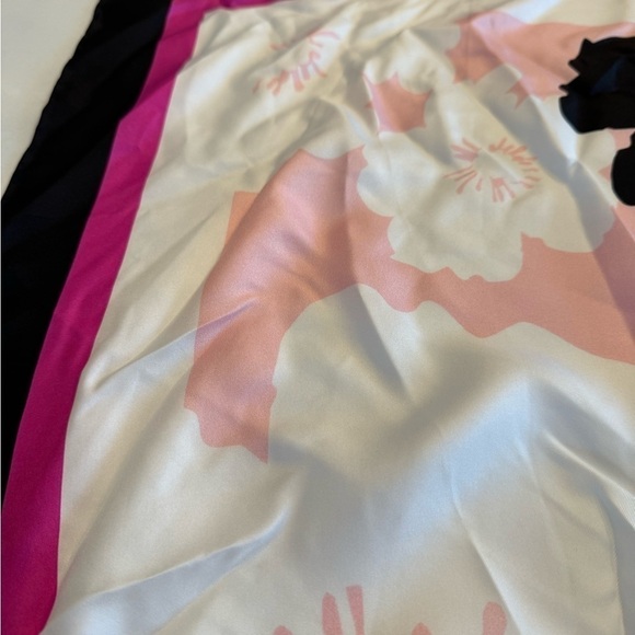 NWOT Furla Silk Made in Italy Printed Scarf Pink Black White Pattern - Picture 10 of 10